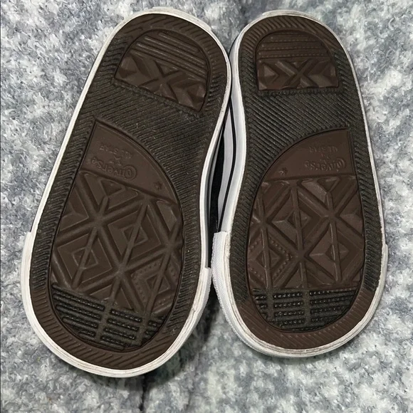 Converse Kids Black and White Sneakers 4 Toddler - Picture 5 of 6